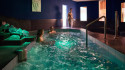 Gasten relaxen in het caldarium van SpaSense